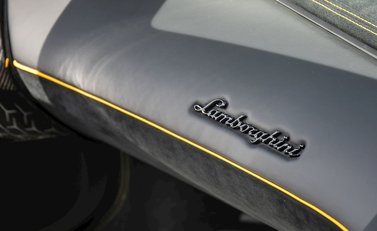Lamborghini Aventador SV LP750-4 Roadster 24