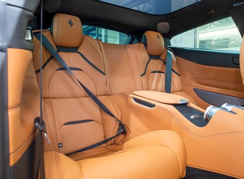 Ferrari GTC4 Lusso T 10