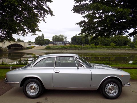 Alfa Romeo GT 1300 Junior 5