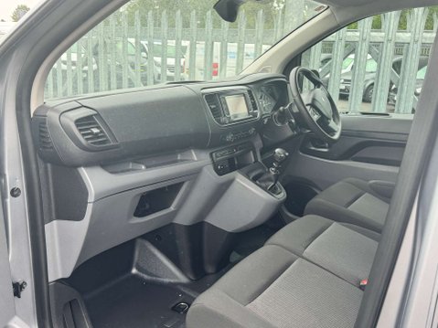 Peugeot Expert 2.0 Expert Professional Premium L1 Blue HDi 29