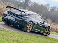 Porsche 718 Cayman GT4 20