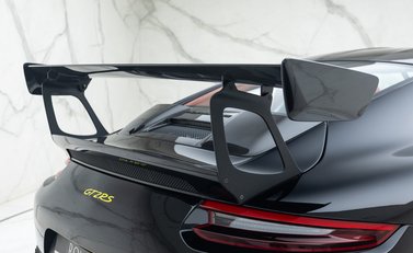 Porsche 911 (991) GT2 RS Weissach 52