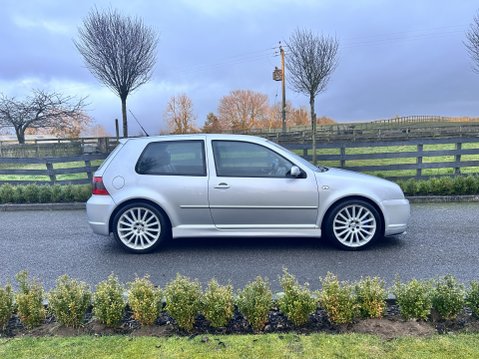 Volkswagen Golf R32 1