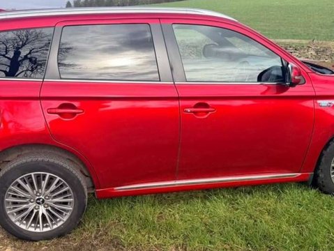 Mitsubishi Outlander 2.4 Outlander Exceed PHEV CVT 4WD 5dr 2