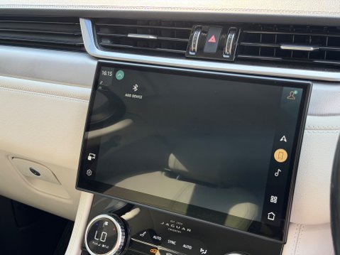 Jaguar F-Pace R-DYNAMIC S 23