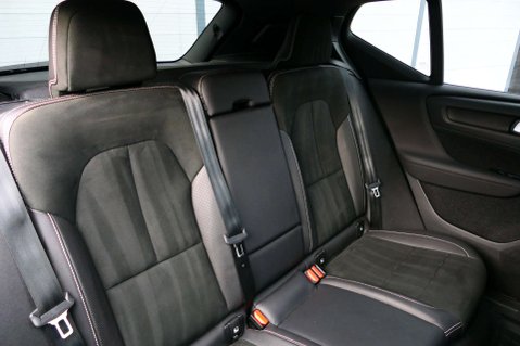 Volvo XC40 2.0 XC40 R-Design T4 AWD Auto 4WD 5dr 5