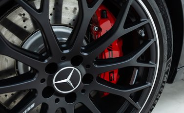 Mercedes-Benz C63 S AMG E Performance Estate Night Edition 27