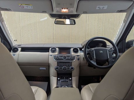 Land Rover Discovery 3.0 Discovery SE Tech SDV6 Auto 4WD 5dr 59