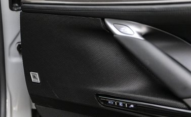 Ferrari SF90 Stradale 17