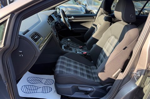 Volkswagen Golf GTD - PANORAMIC ROOF - ACC - SPORT AND SOUND PACK - CARPLAY 22