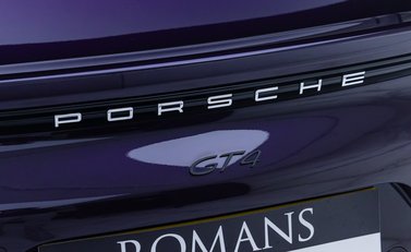 Porsche Cayman GT4 (718) 37