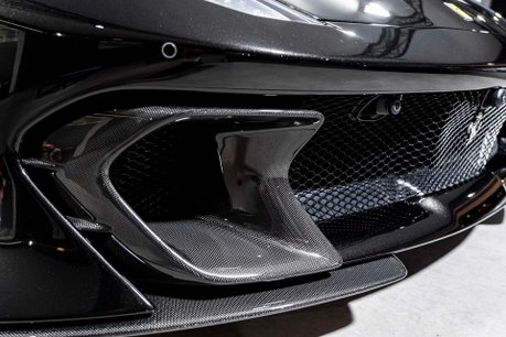 Ferrari 812 Competizione DELIVERY MILEAGE. SIGNATURES ON ENGINE BAY. AIRBRUSHED SHIELDS. CARPLAY. 47