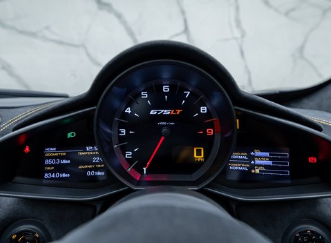 McLaren 675LT Spider MSO Carbon Series 25