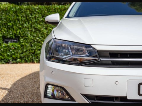Volkswagen Polo 1.0 Polo Active TSi Semi-Auto 5dr 40