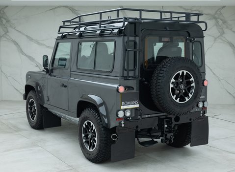 Land Rover Defender 90 Adventure 9