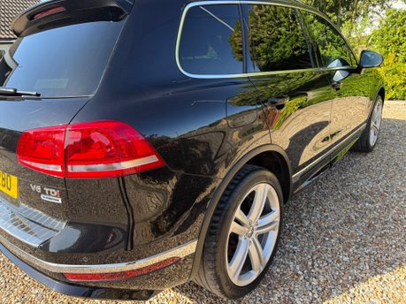 Volkswagen Touareg 3.0 TDI V6 BlueMotion Tech R-Line Tiptronic 4WD Euro 6 (s/s) 5dr 11