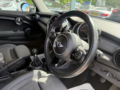Mini Hatch 1.5 Cooper Euro 6 (s/s) 3dr 38