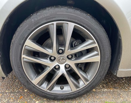 Lexus Is 2.5 IS 300h Advance CVT 4dr 14