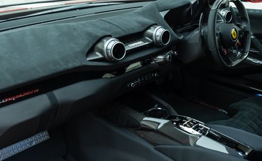 Ferrari 812 Competizione 19