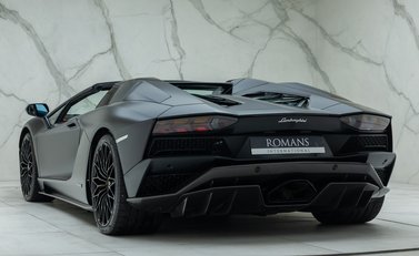 Lamborghini Aventador S LP 740-4 ROADSTER 13