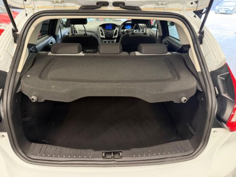 Ford Focus 1.0T EcoBoost Zetec Navigator Euro 5 (s/s) 5dr 30