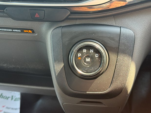 Ford Transit AUTO MWB L2H2 Medium Roof Trend 350 Air Con Sensors EURO 6 NO VAT 40