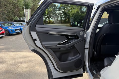 Land Rover Range Rover Evoque AUTOBIOGRAPHY MHEV - VAT Q -ONE OWNER -SLIDING PAN ROOF -PEARL SILVER 31