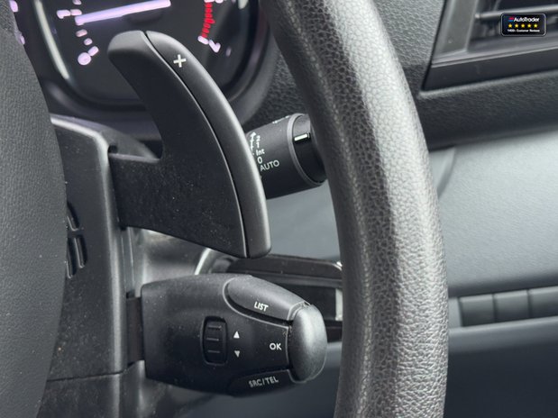 Vauxhall Vivaro AUTO LWB L2H1 Low Roof 3100 Dynamic Air Con SELECT 19