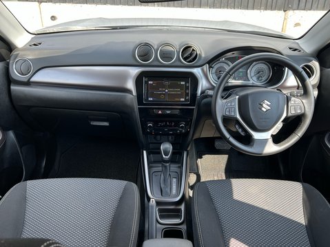 Suzuki Vitara SZ-T 10