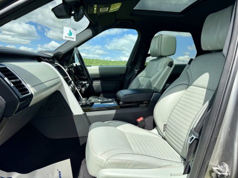 Land Rover Discovery SDV6 HSE LUXURY 30