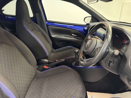 Toyota Aygo X 1.0 Aygo X Edge VVT-i 5dr 36