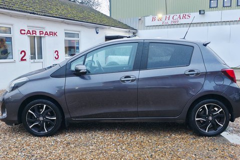 Toyota Yaris VVT-I DESIGN.. 1 PREVIOUS KEEPER.. £35 ROAD TAX.. 8 SERVICES.. 4
