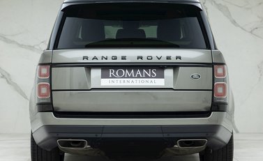 Land Rover Range Rover D300 Westminster Black Edition 5