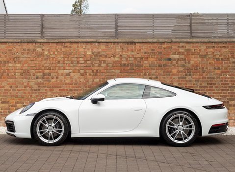 Porsche 911 Carrera (992) 2