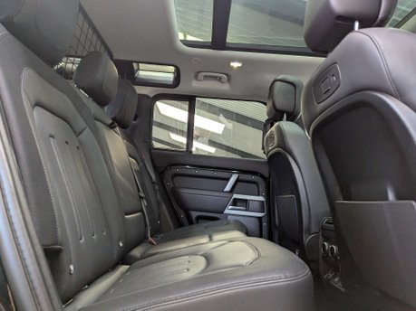 Land Rover Defender 2.0 Defender X-Dynamic HSE PHEV Auto 4WD 5dr 62