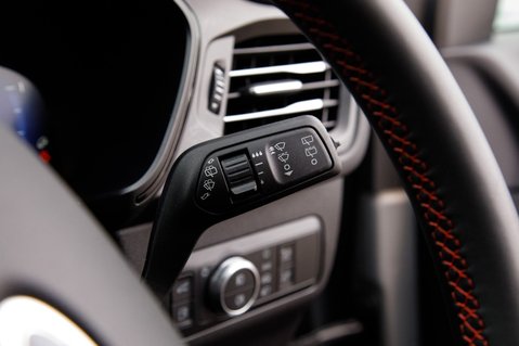 Ford Kuga ST-LINE X 19
