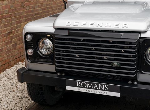 Land Rover Defender 90 Works V8 70th Edition 21