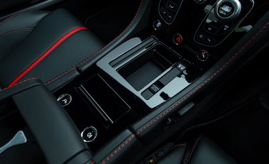 Aston Martin V12 Vantage s 22