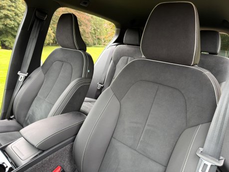 Volvo XC40 B4 PLUS 22