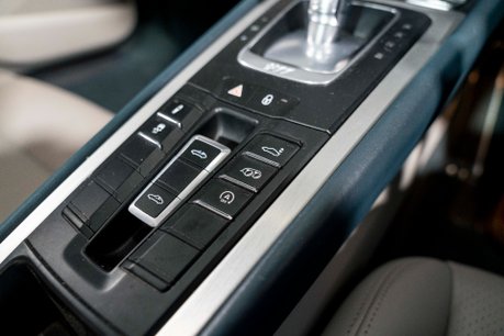 Porsche 911 TARGA 4 GTS PDK. NOW SOLD. SIMILAR REQUIRED. PLEASE CALL 01903 254800. 29