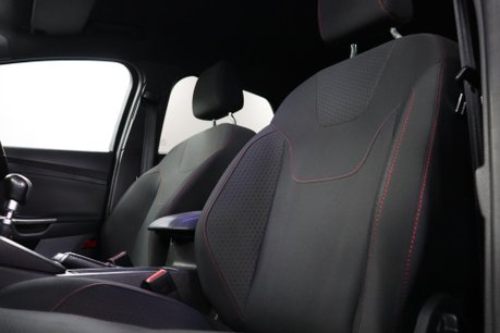 Ford Focus ST-LINE X 35