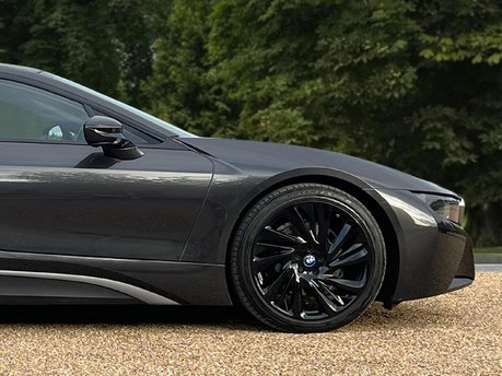 BMW I8 Coupe 12