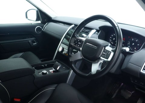 Land Rover Discovery 3.0 Discovery HSE D MHEV Auto 4WD 50