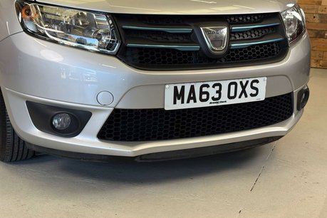 Dacia Sandero 1.5 dCi Laureate Hatchback 5dr Diesel Manual Euro 5 (90 ps) 31