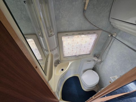 Auto-Sleepers Ravenna 33