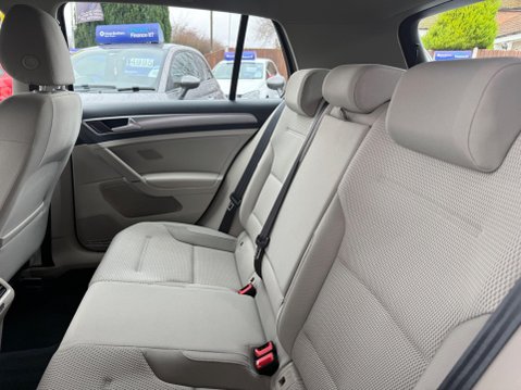 Volkswagen Golf 1.6 TDI BlueMotion Tech Match Euro 5 (s/s) 5dr 23
