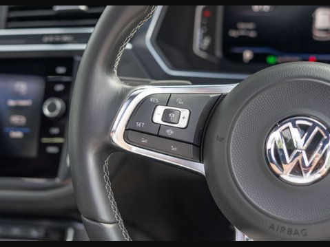 Volkswagen Tiguan 1.5 Tiguan R-Line TSi Evo Semi-Auto 5dr 17