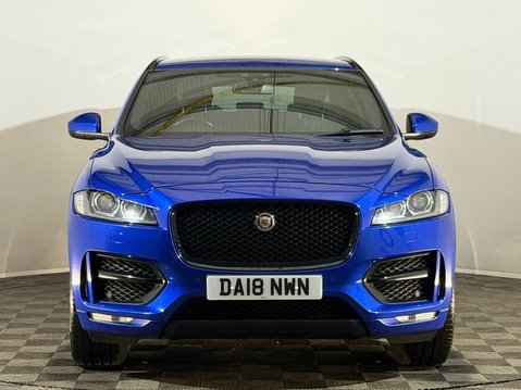 Jaguar F-Pace R-SPORT AWD 2