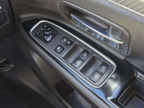 Mitsubishi Outlander 2.4h TwinMotor 13.8kWh 4h SUV 5dr Petrol Plug-in Hybrid CVT 4WD Euro 6 (s/s 32