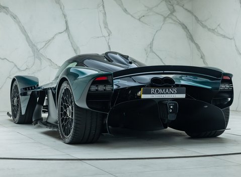 Aston Martin Valkyrie 10